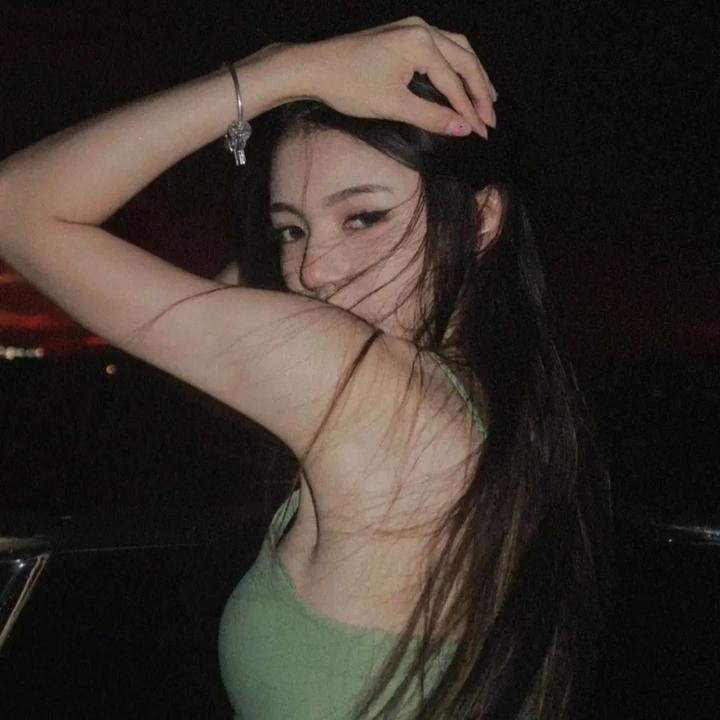 女孩爱跑步